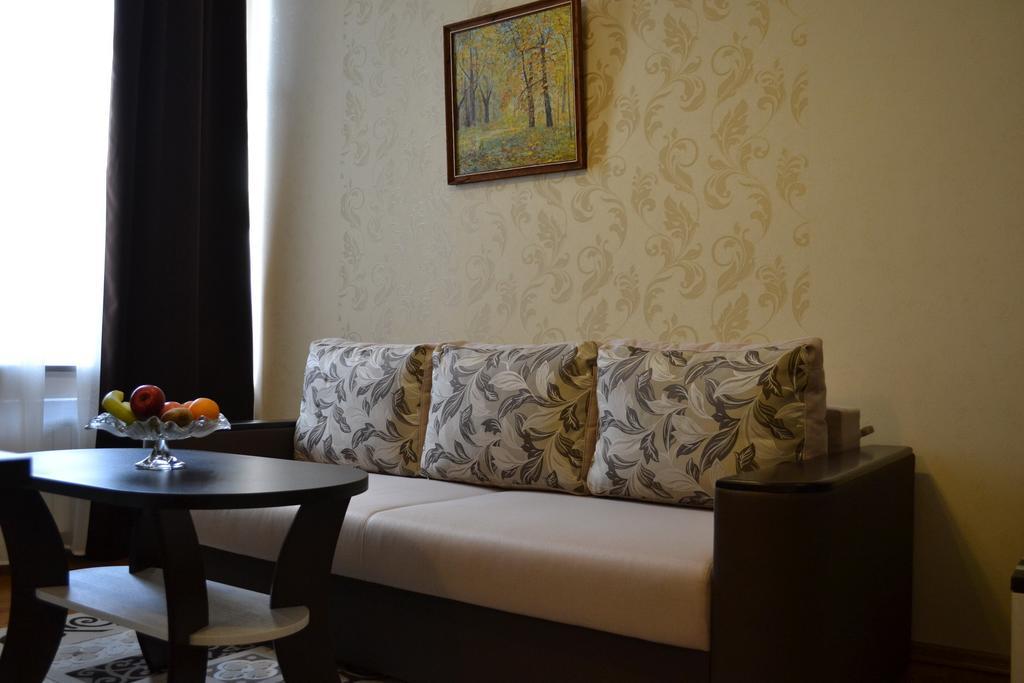 Hotel Star Mukačevo Esterno foto